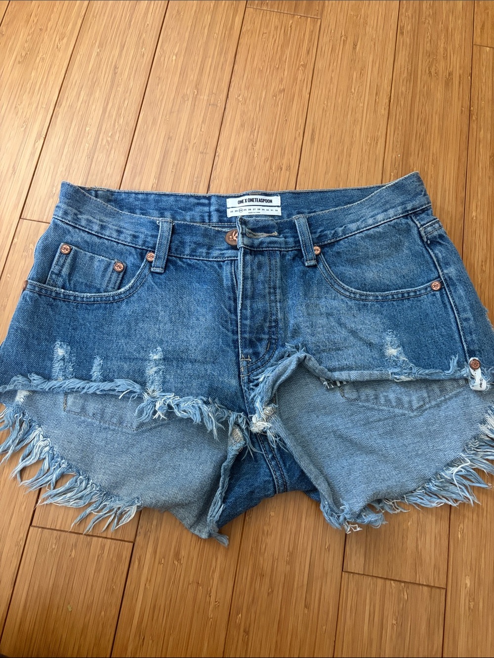 Frayed Hem Distressed Denim Shorts - Blue